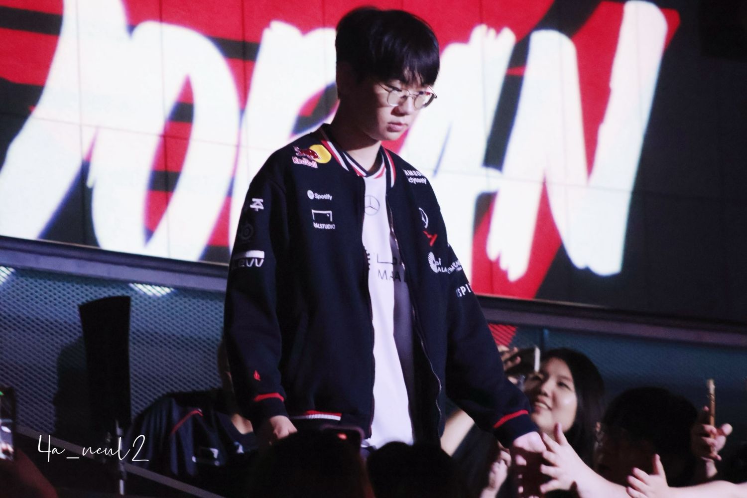 A moment captured by a fan of Doran