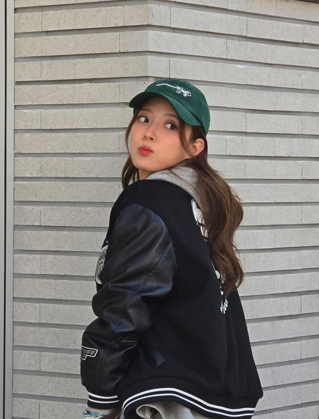 Behind-the-scenes cut of Lee Seyoung