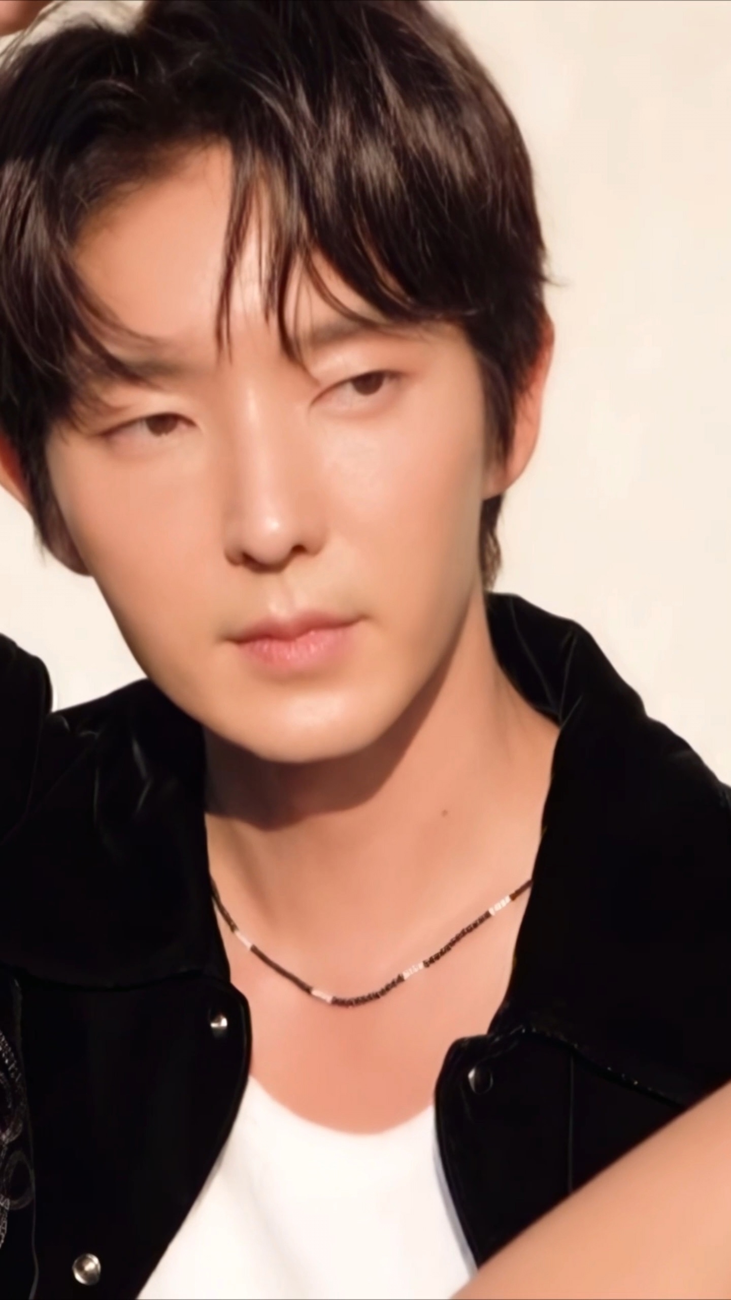 Behind-the-scenes cut of Lee Joongi