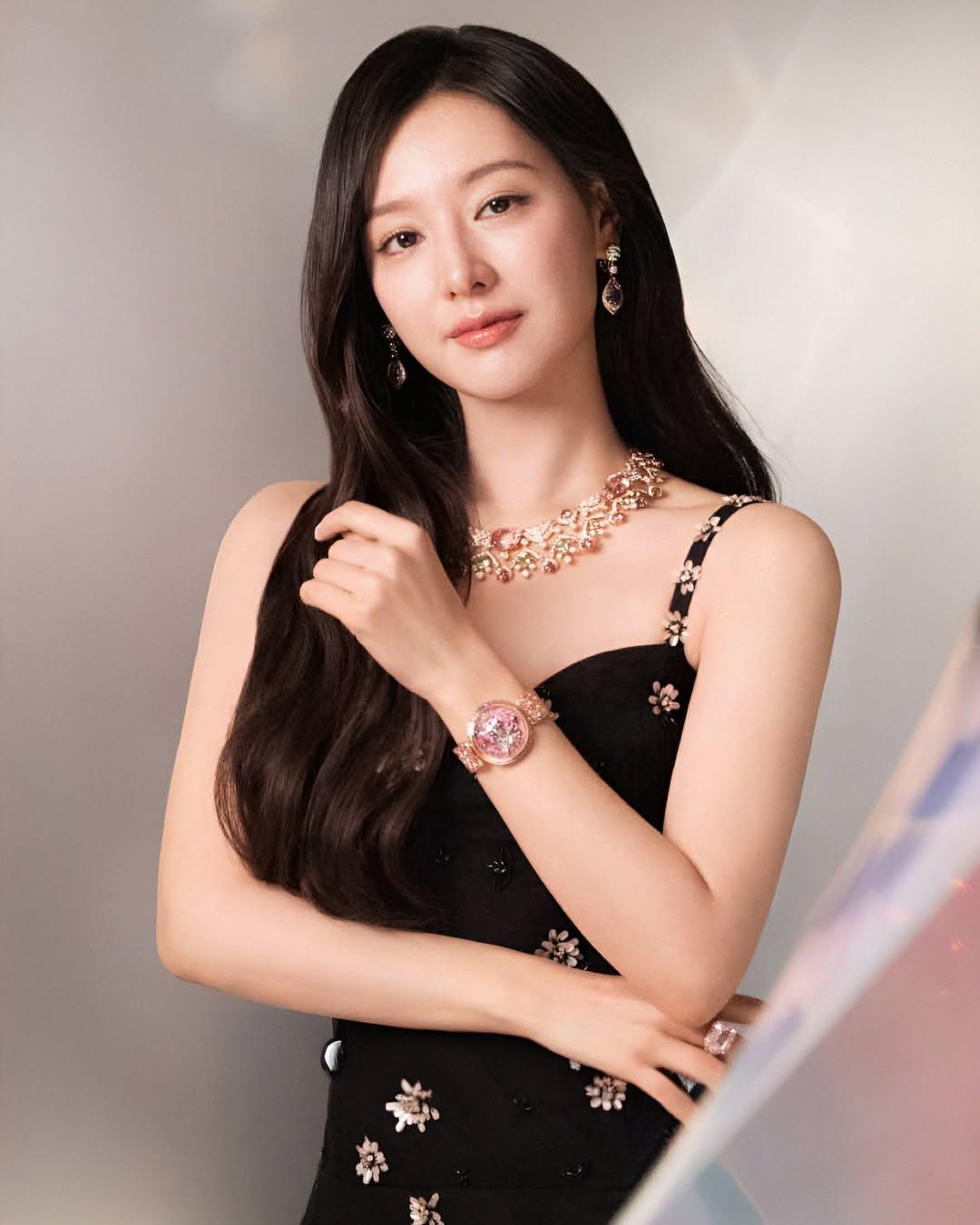 A moment captured by a fan of Kim Jiwon
