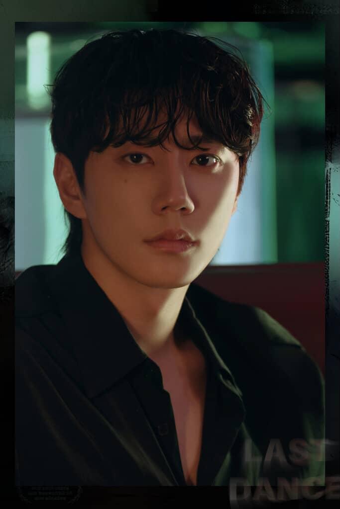 Behind-the-scenes cut of Lee Junyoung