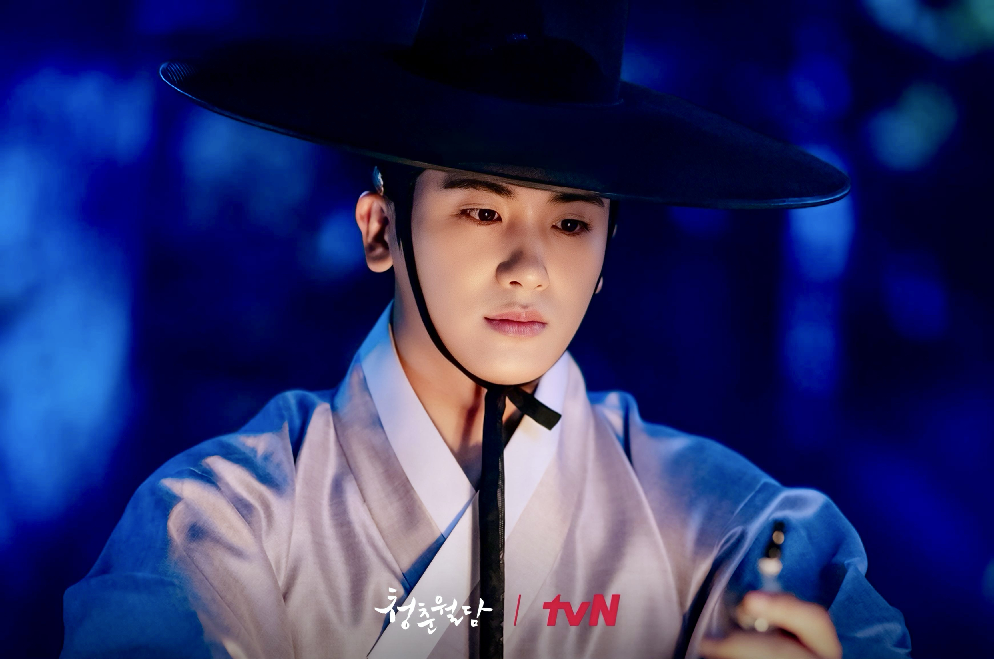 A moment captured by a fan of Park Hyungsik