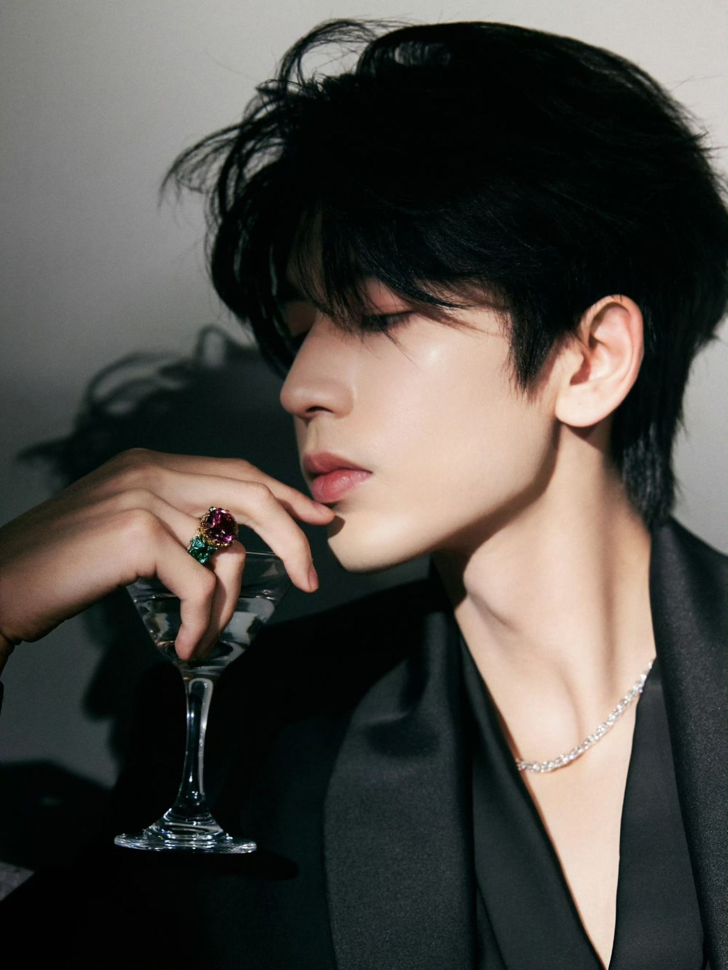 Recent activity shot of Zhang Linghe