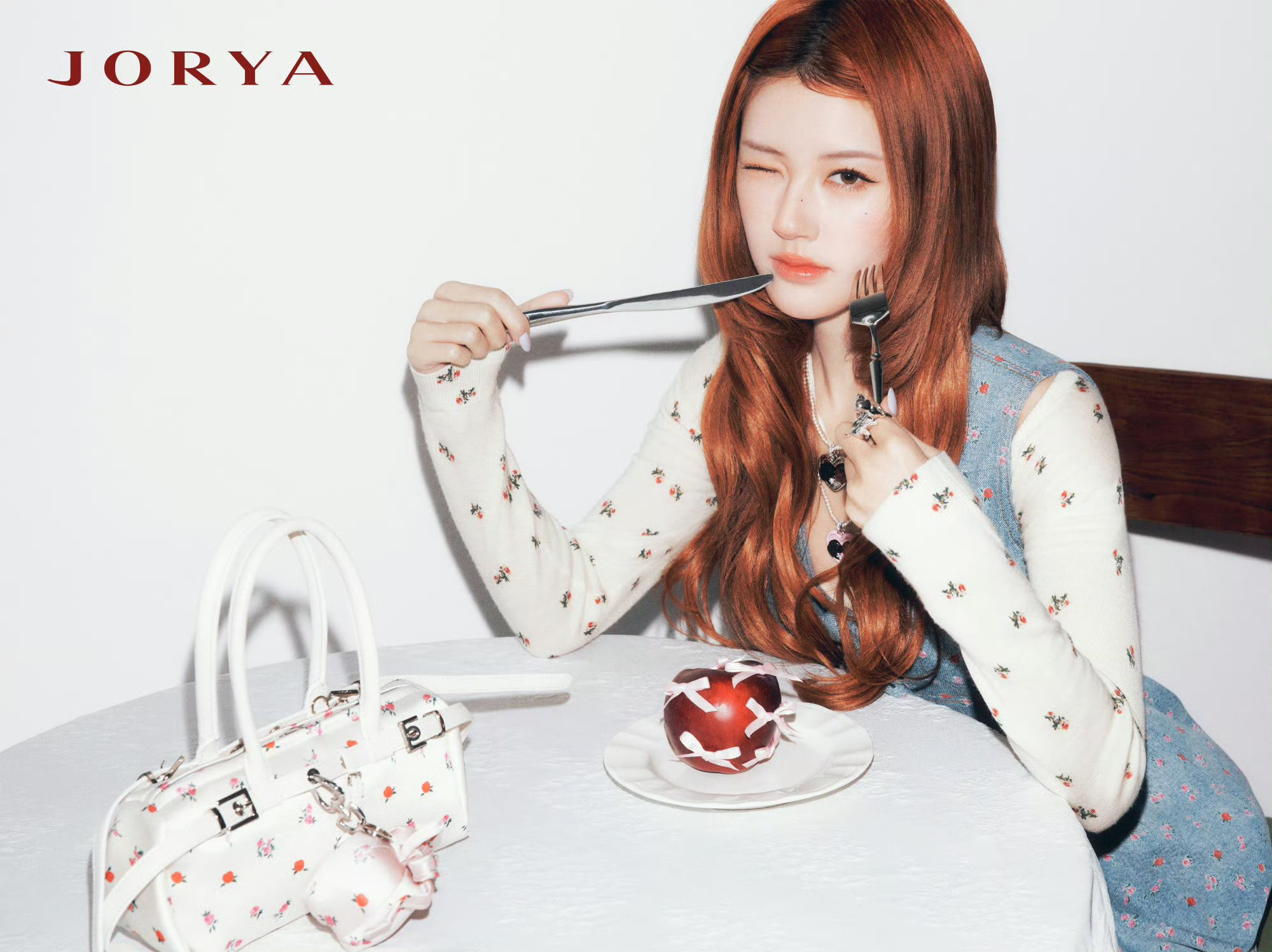 A moment captured by a fan of Zhao Lusi