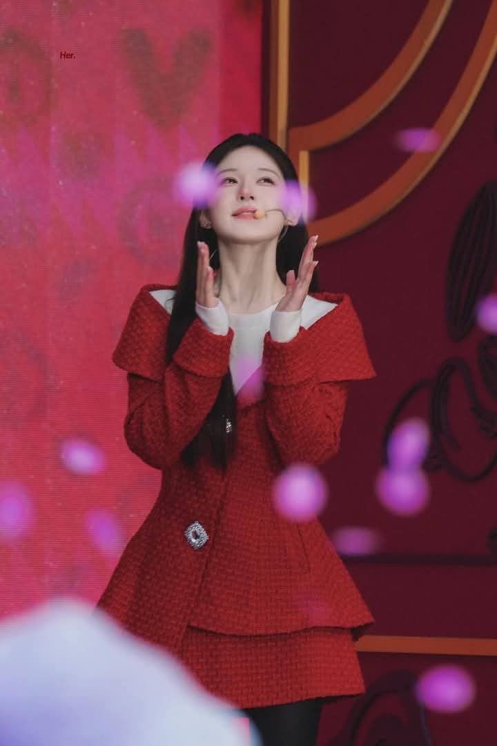 A moment captured by a fan of Zhao Lusi
