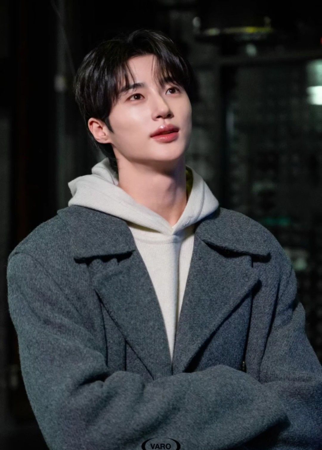 粉丝拍下的边佑锡瞬间