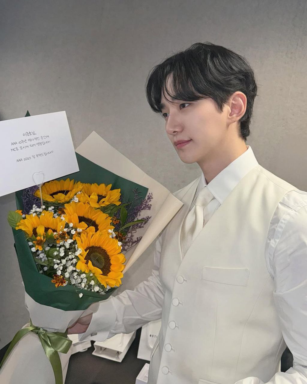 イ・ジュノのビハインドカット