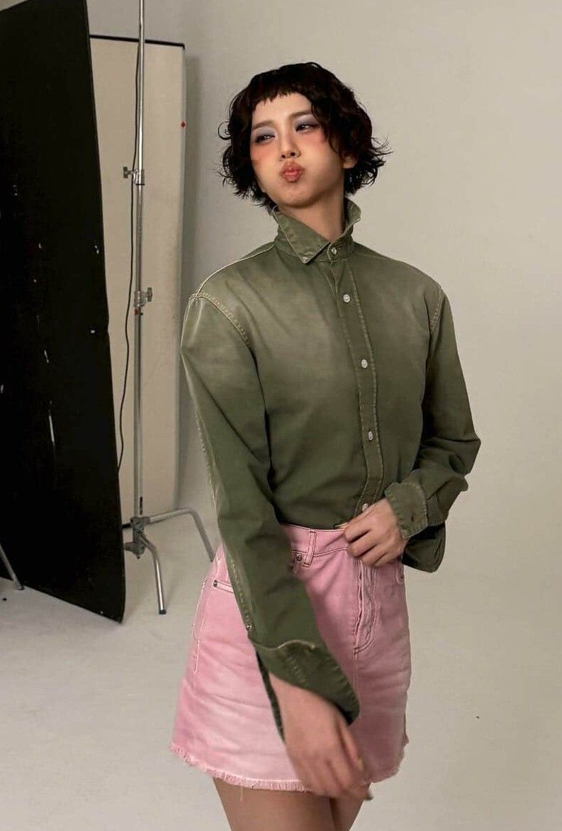 Latest photo of Jisoo (1995)