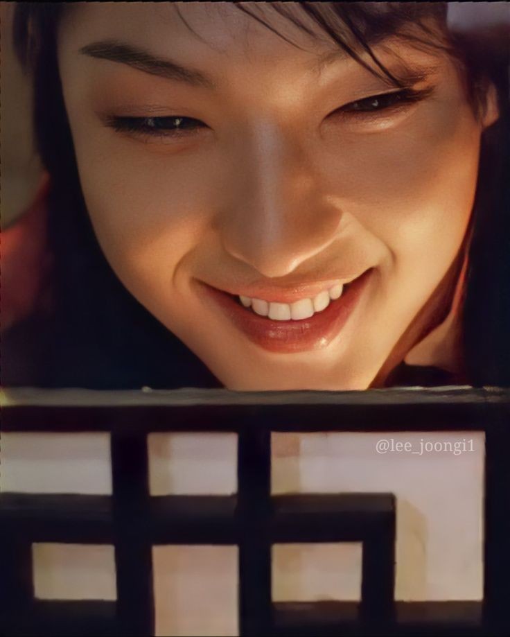 Behind-the-scenes cut of Lee Joongi