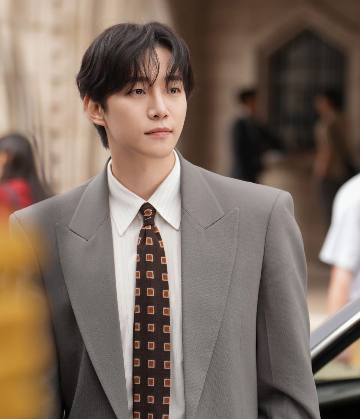 イ・ジュノのビハインドカット