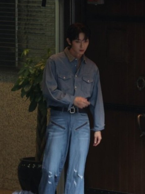 Cuplikan di balik layar dari Lee Joongi