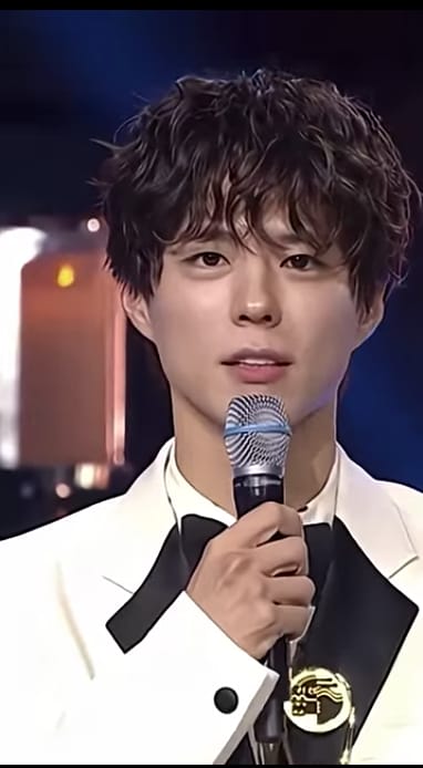 박보검를 위해 팬들이 공유한 감성 배경화면