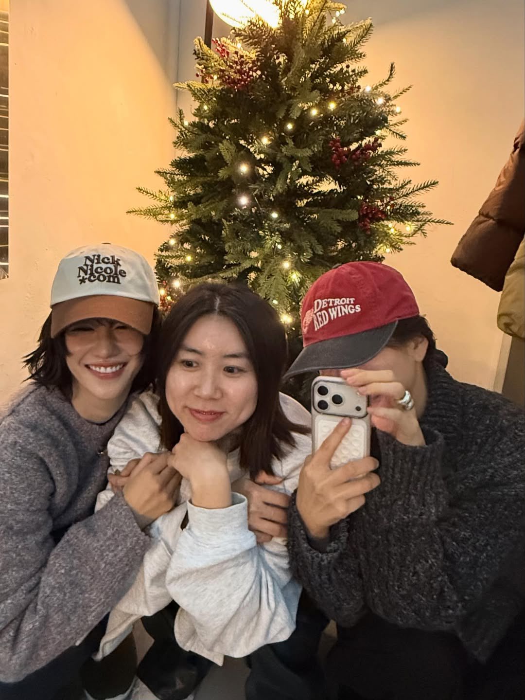 Behind-the-scenes cut of Seo Yeaji