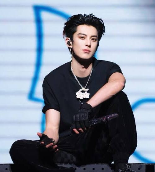 Behind-the-scenes cut of Dylan Wang