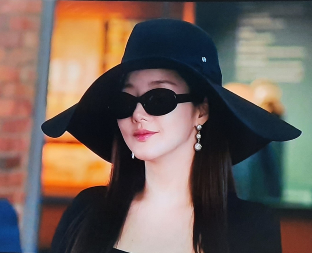Latest photo of Park Minyoung