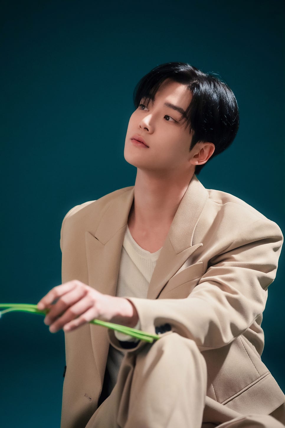 로운의 비하인드 컷