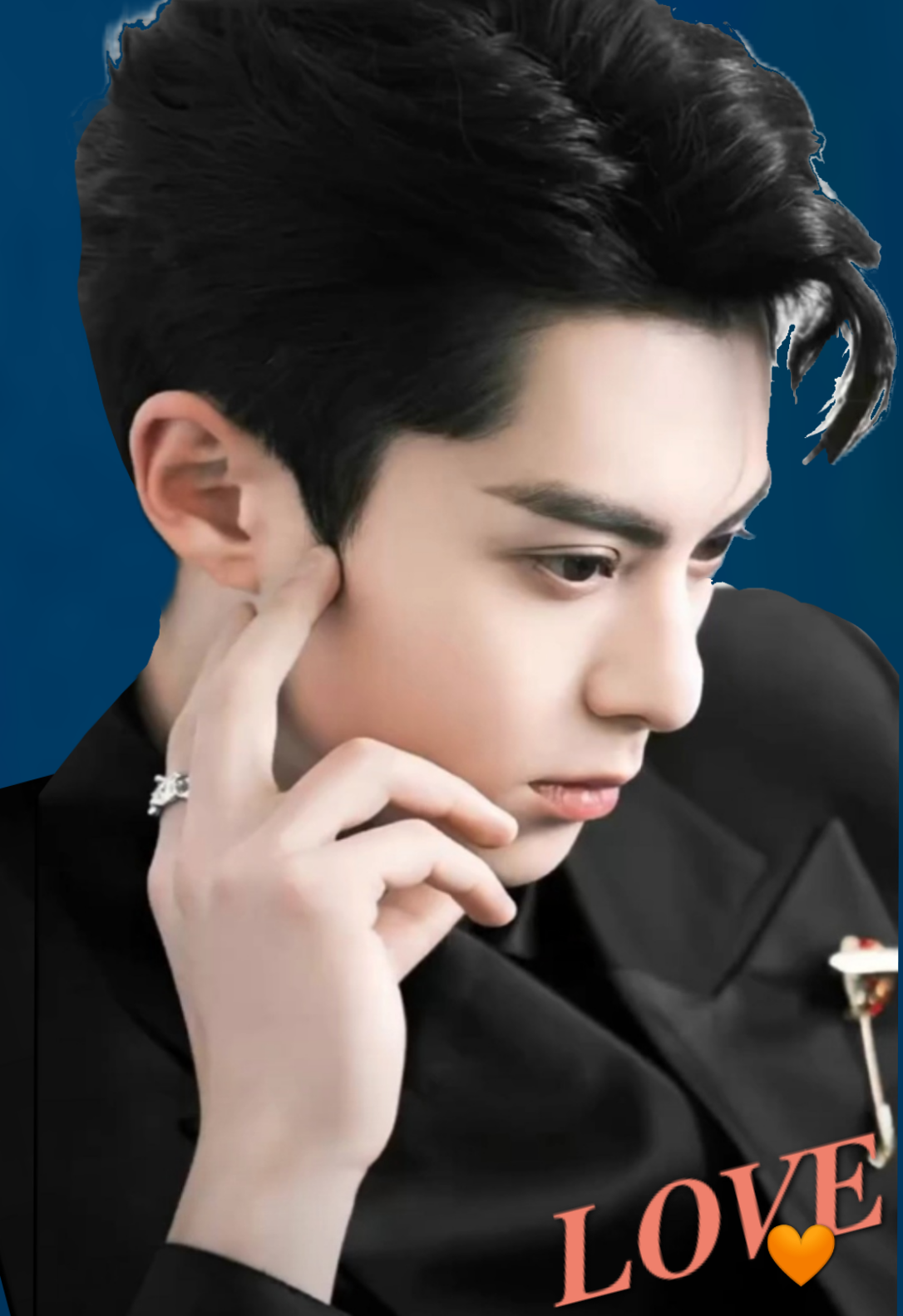 A moment captured by a fan of Dylan Wang