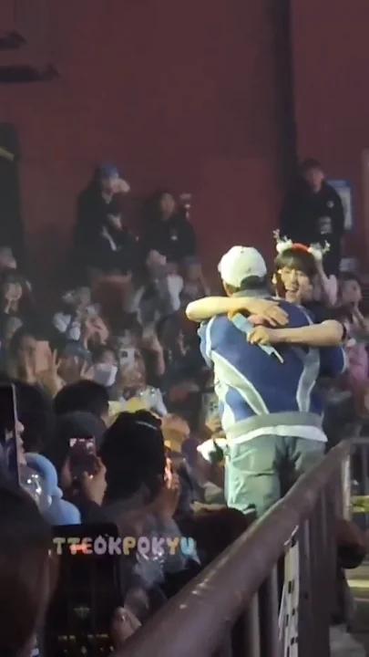 Special wallpaper made by Choi Siwon's fans