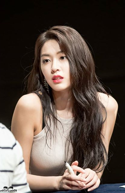 A moment captured by a fan of Seolhyun