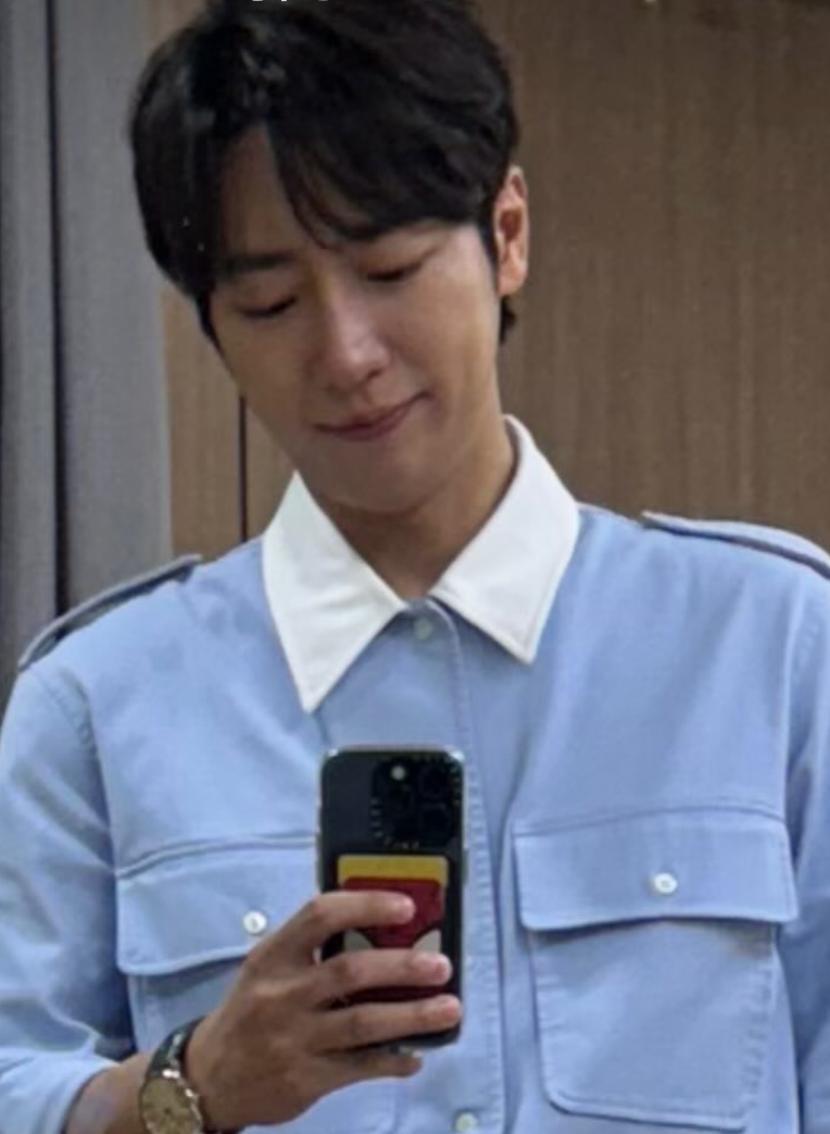 A moment captured by a fan of Lee Sangyeob