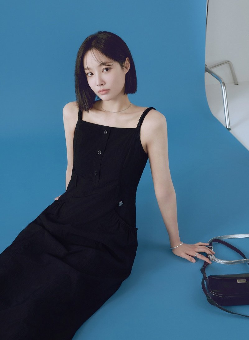 Behind-the-scenes cut of Yeonwoo
