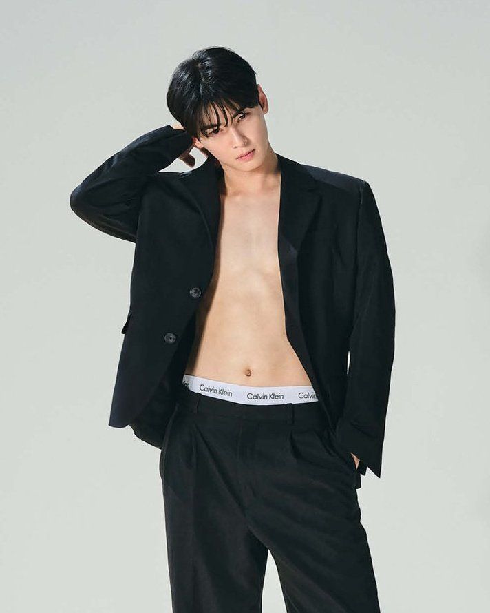 Behind-the-scenes cut of Cha Eunwoo