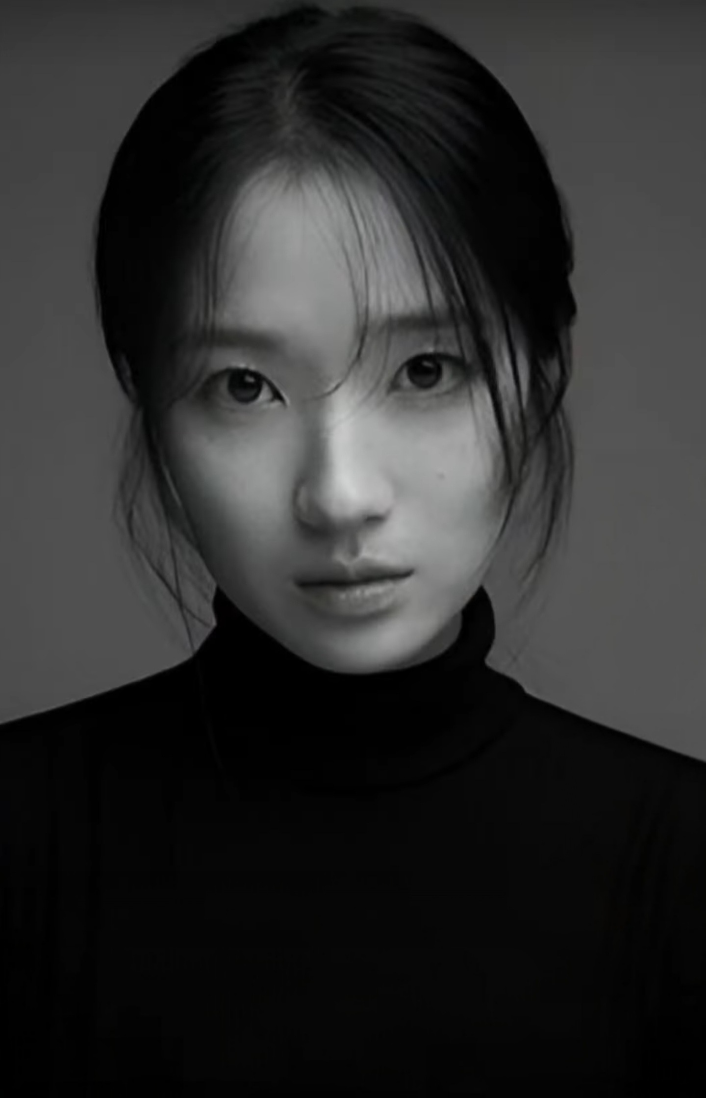 Behind-the-scenes cut of Kim Hyeyoon