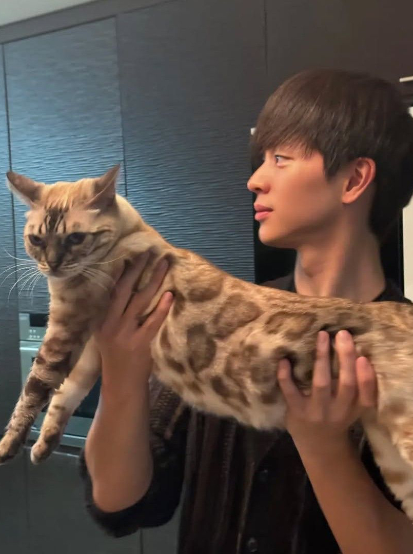 Behind-the-scenes cut of Yook Sungjae