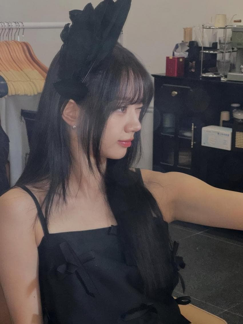 Behind-the-scenes cut of Hyeri