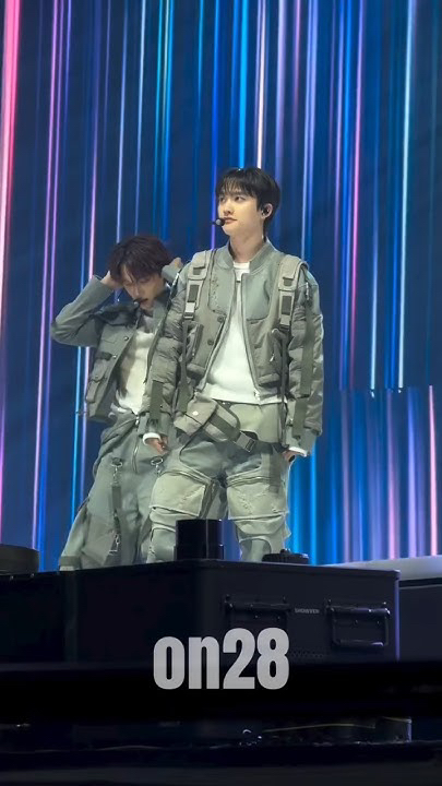 都暻秀 (D.O.)的最新照片