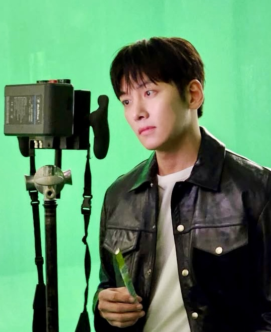 A moment captured by a fan of Ji Changwook