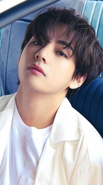 Recent activity shot of Kim Taehyung (V)
