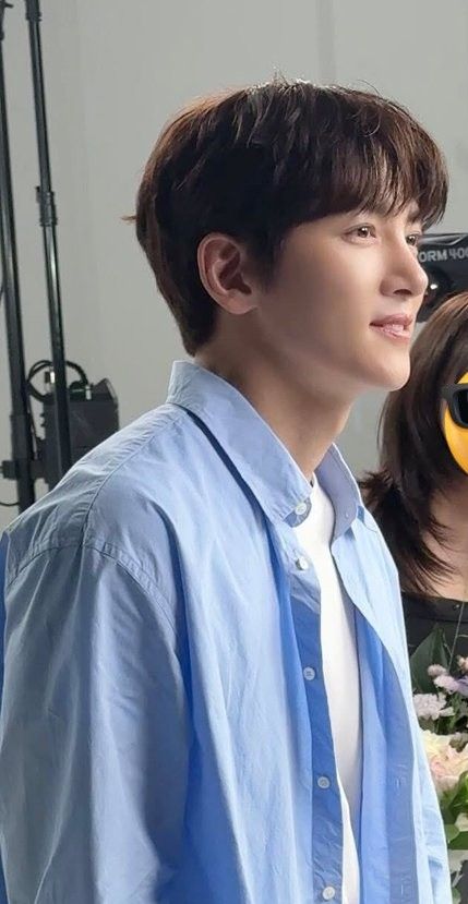 粉絲拍下的池昌旭瞬間