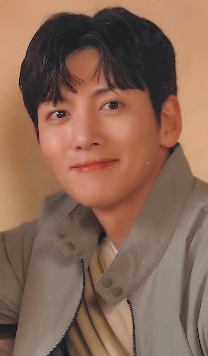 Behind-the-scenes cut of Ji Changwook