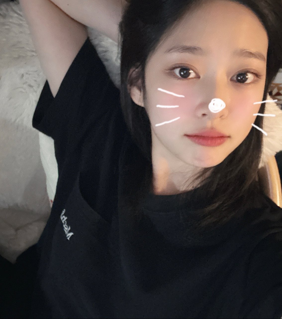 Behind-the-scenes cut of Kim Minju