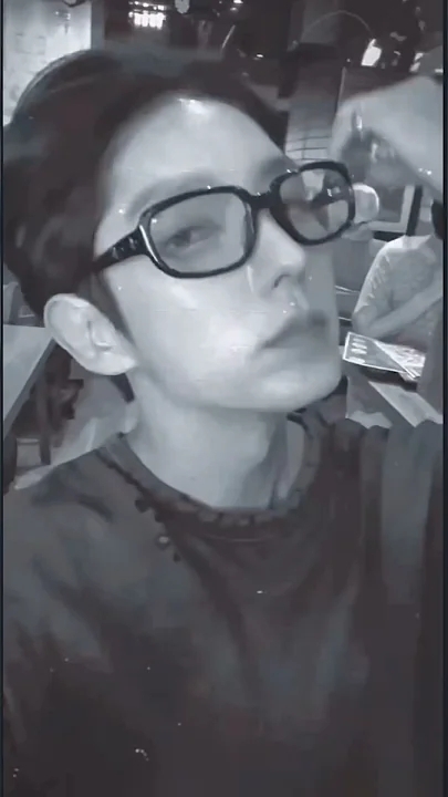 Behind-the-scenes cut of Lee Joongi