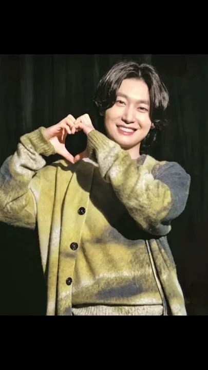 Wallpaper spesial buatan penggemar Kim Yongbin