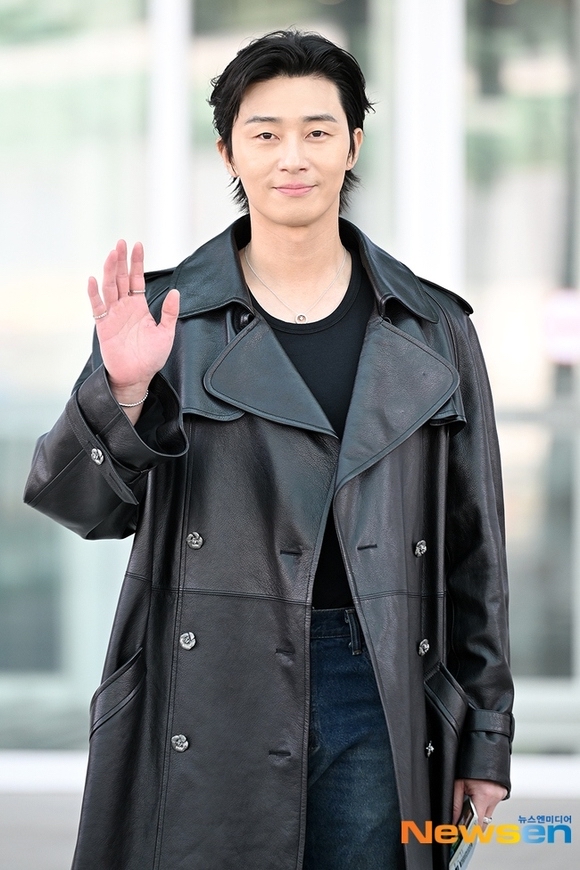 Behind-the-scenes cut of Park Seojoon