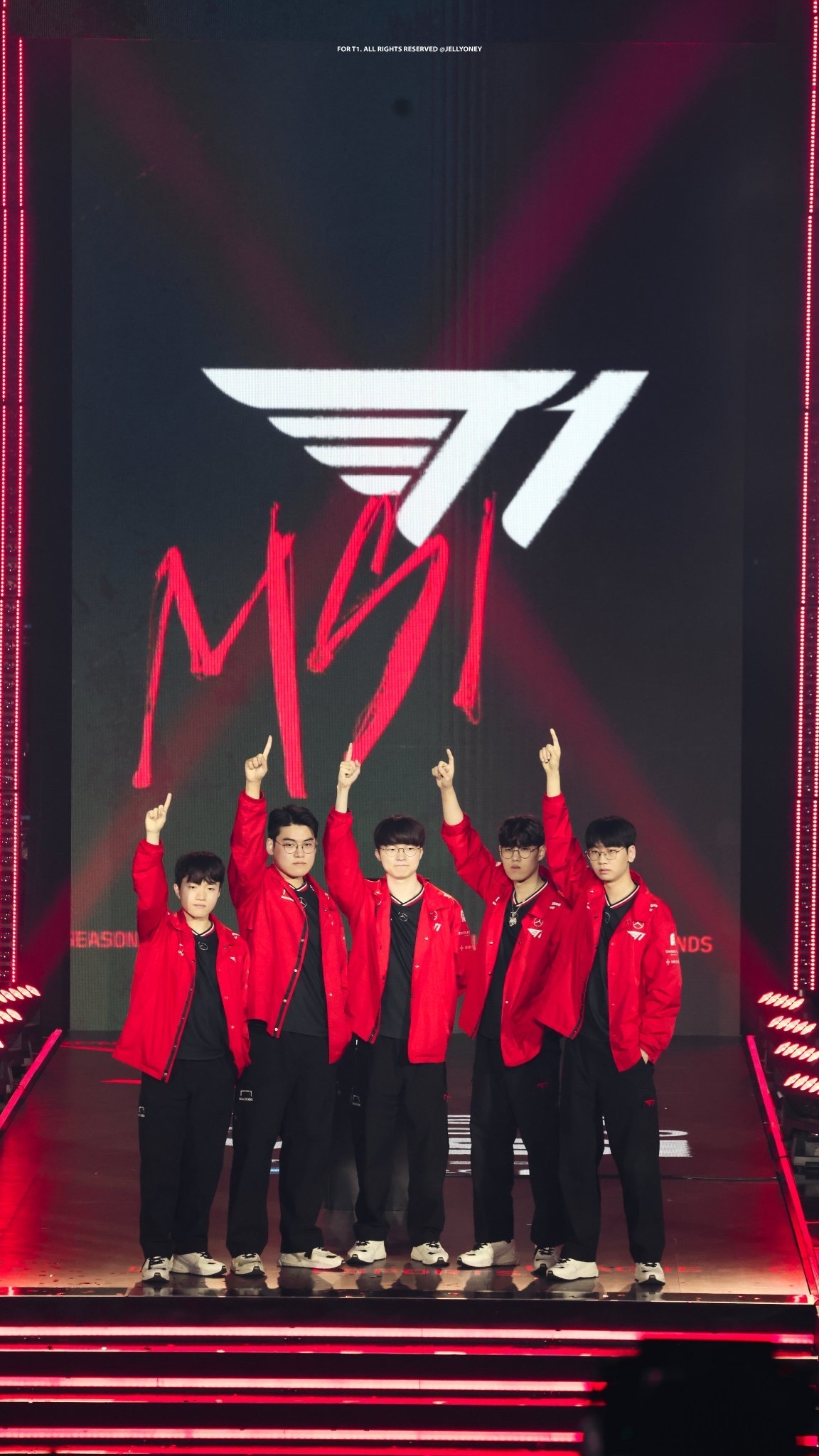 Special wallpaper made by Faker's fans
