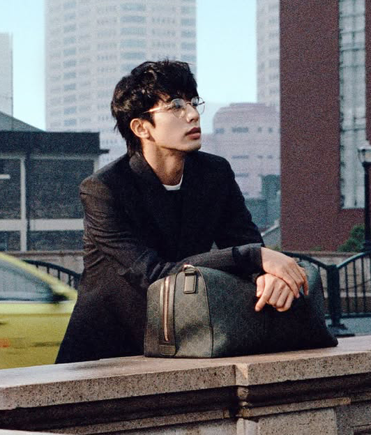 A moment captured by a fan of Song WeiLong