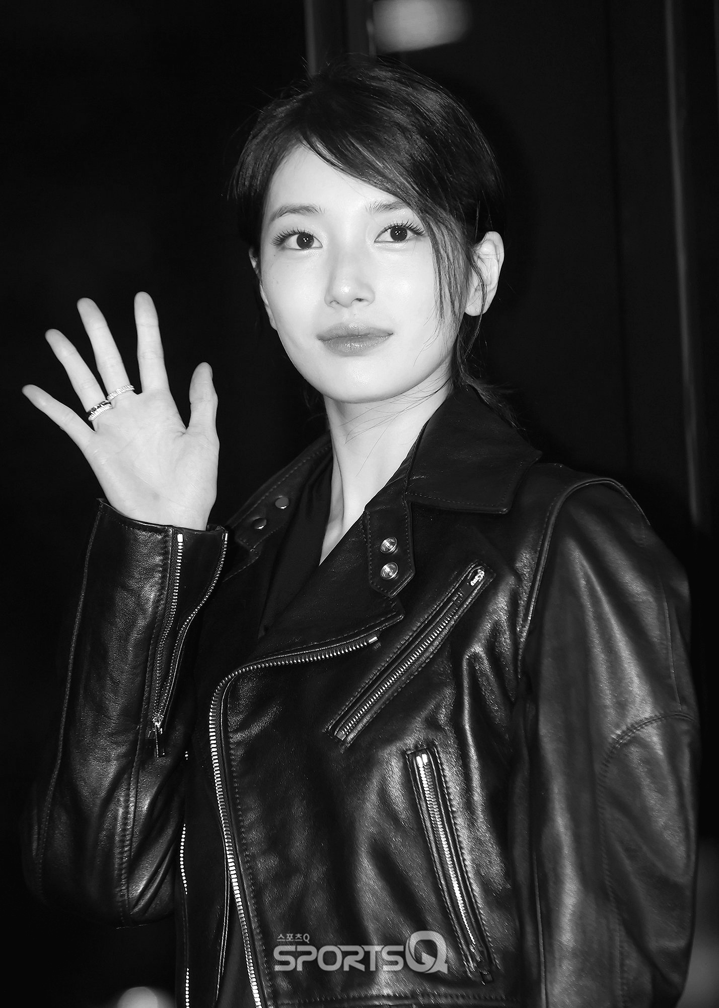 Behind-the-scenes cut of Bae Suzy