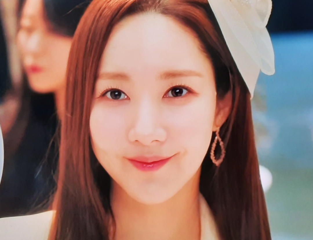 A moment captured by a fan of Park Minyoung