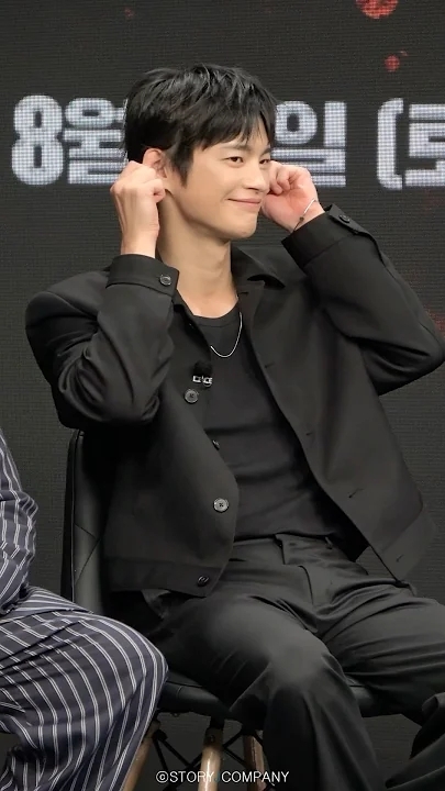 A moment captured by a fan of Seo Inguk