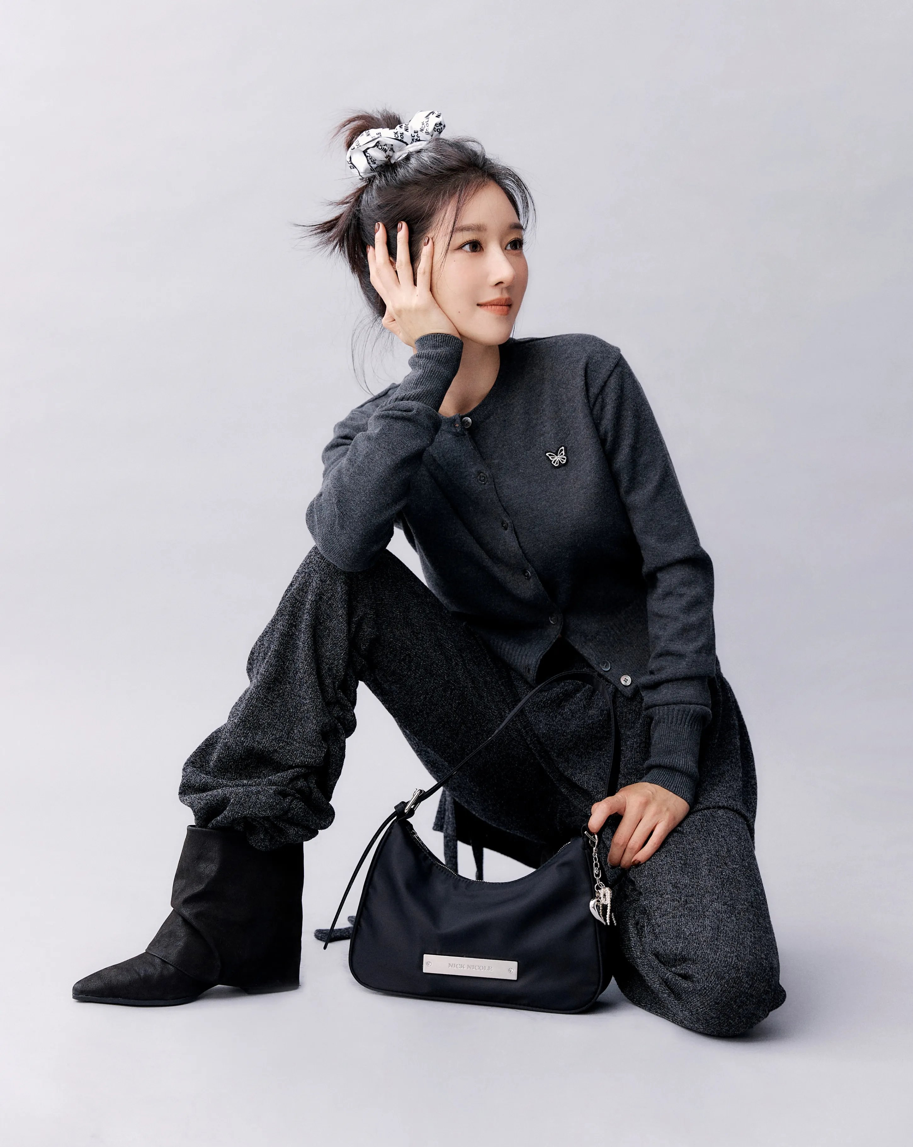 Cuplikan di balik layar dari Seo Yeaji