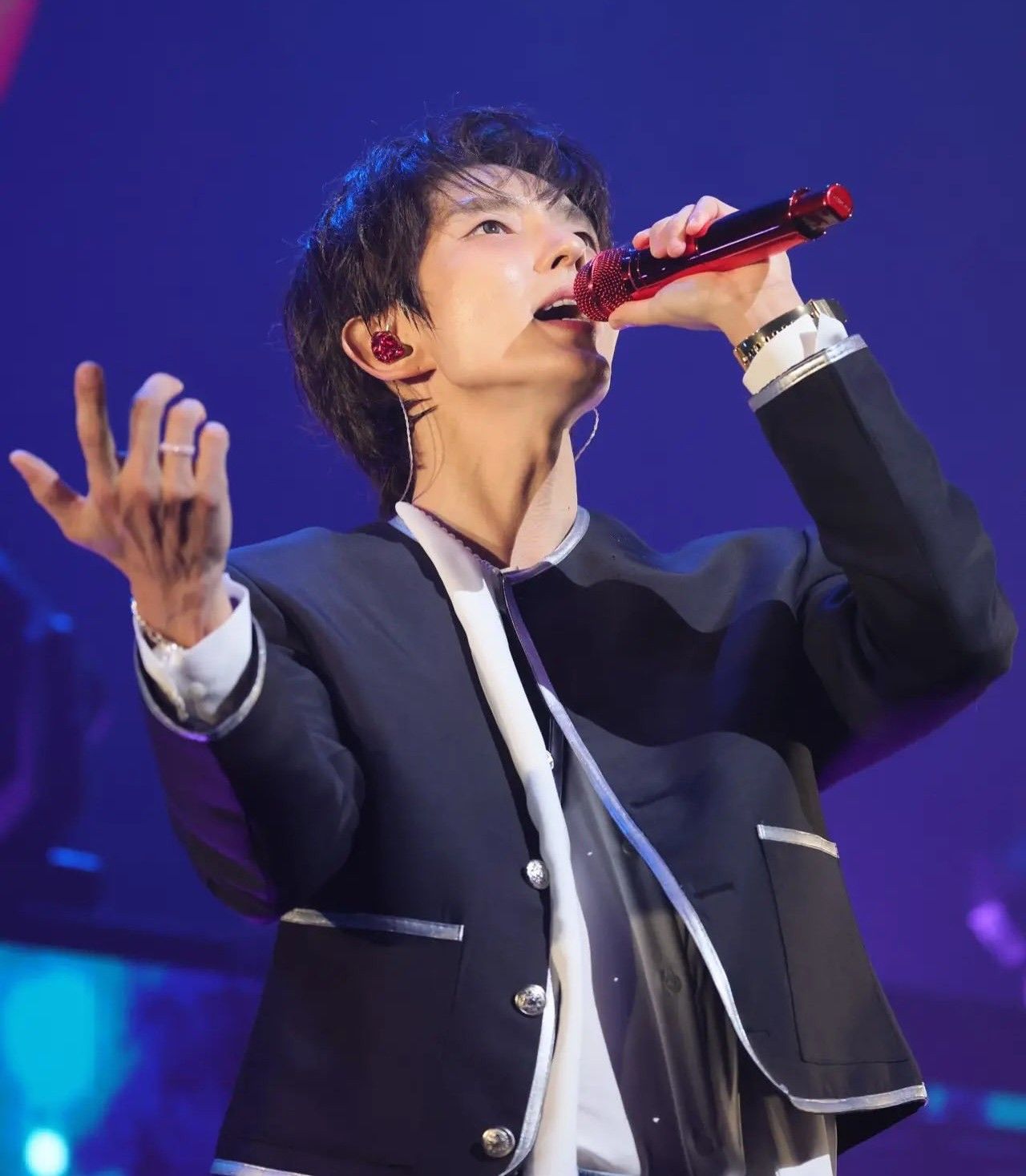 A moment captured by a fan of Lee Joongi