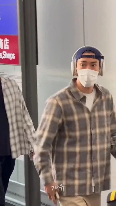 Emotional wallpaper shared by fans for Choi Siwon