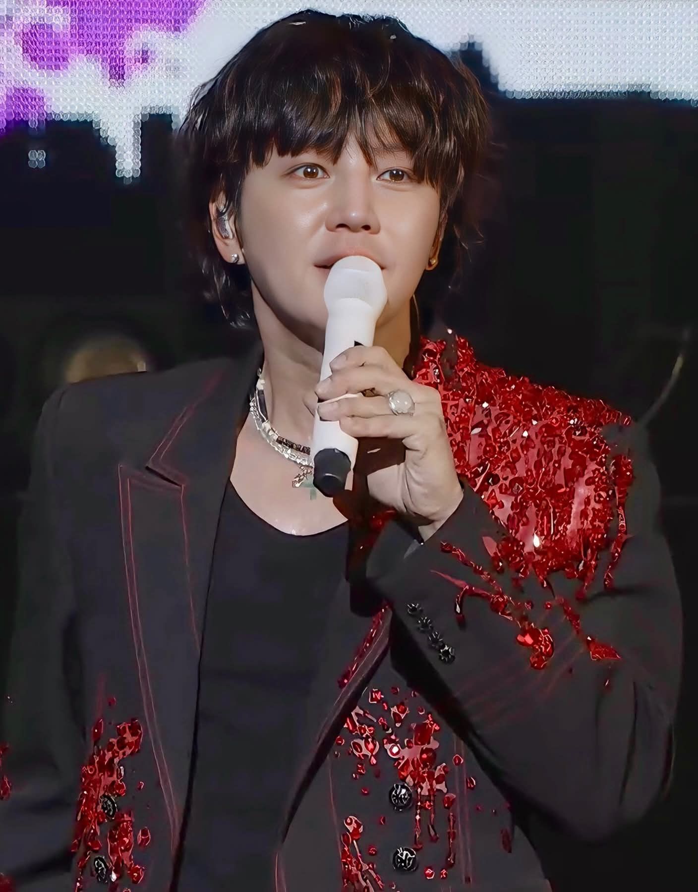 A moment captured by a fan of Jang Geunsuk