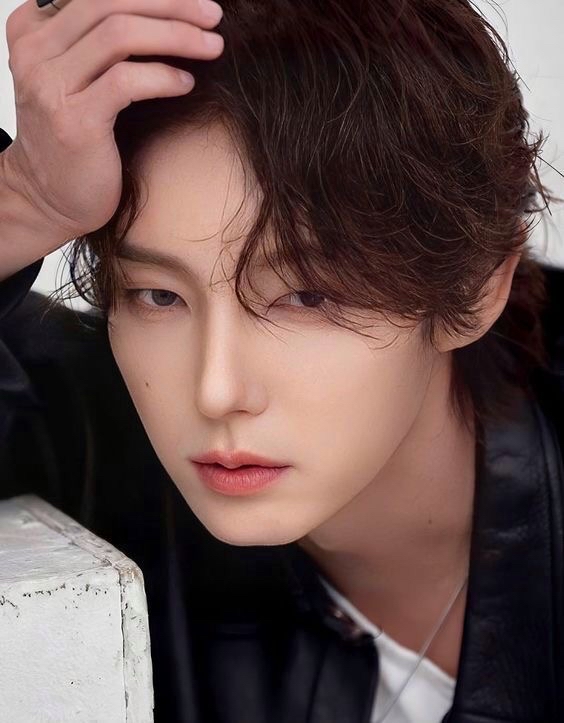 Behind-the-scenes cut of Lee Joongi