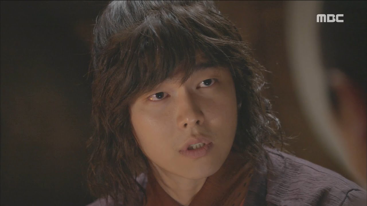 Behind-the-scenes cut of Yoon Kyunsang