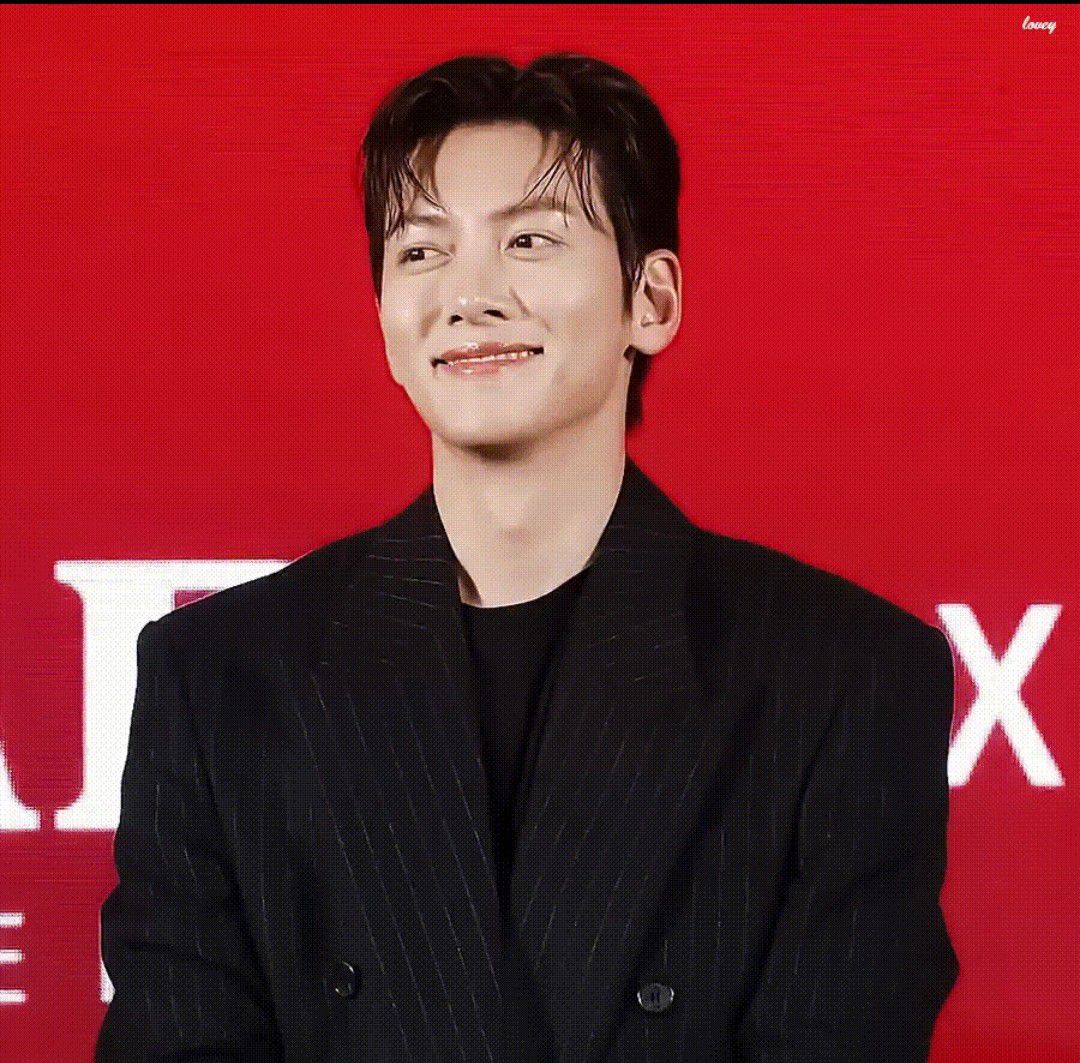 A moment captured by a fan of Ji Changwook